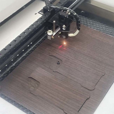 Découpeuse nanoe 50W de laser de protecteur d'écran de verre trempé de Daqin avec la gravure