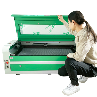 Utilisateur convivial 9H Nano verre trempé écran protecteur machine de découpe laser avec technologie laser CO2