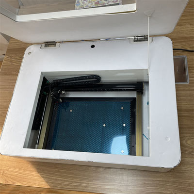 Machine de gravure au laser de protecteur d'écran personnalisable avec refroidissement par eau en circulation