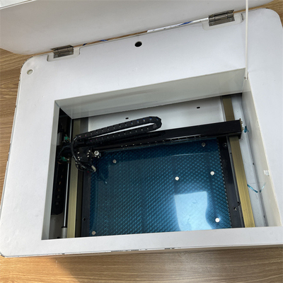 Machine de découpe laser de protecteur d'écran d'une épaisseur inférieure à 0,5 mm avec refroidissement par eau en circulation, modèle 1000*800*800mm