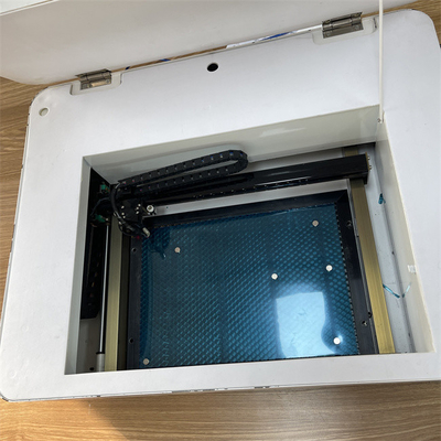 Machine de découpe laser de protecteur d'écran d'une épaisseur inférieure à 0,5 mm avec refroidissement par eau en circulation, modèle 1000*800*800mm