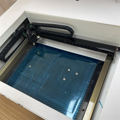 Système de découpe à haute vitesse et de gravure laser pour écran protecteur 40 kg