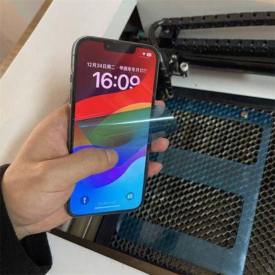 Machine de découpe laser pour protecteurs d'écran, compatible avec n'importe quel modèle et forme, avec modification et ajout de données de modèle faciles