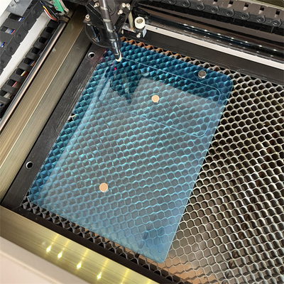 Machine de découpe au laser de protection de l'écran de verre trempé pour le téléphone