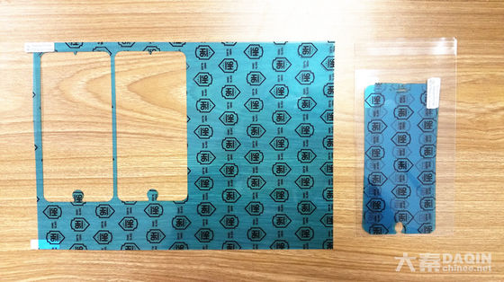 Machine de découpe laser avec écran protecteur supporté pour environnement de travail intérieur de 40 kg de poids et format PLT